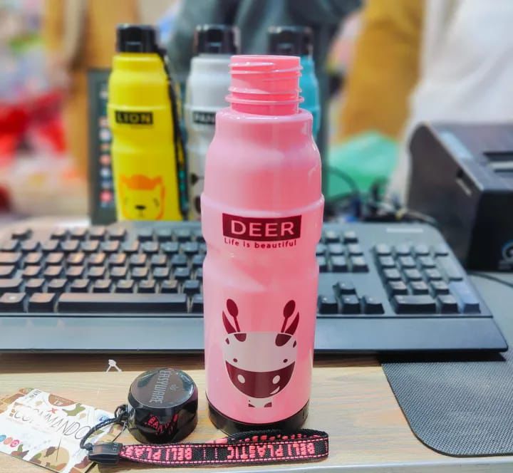 Plastic Water Bottle 650ml – Cute Cartoon Design